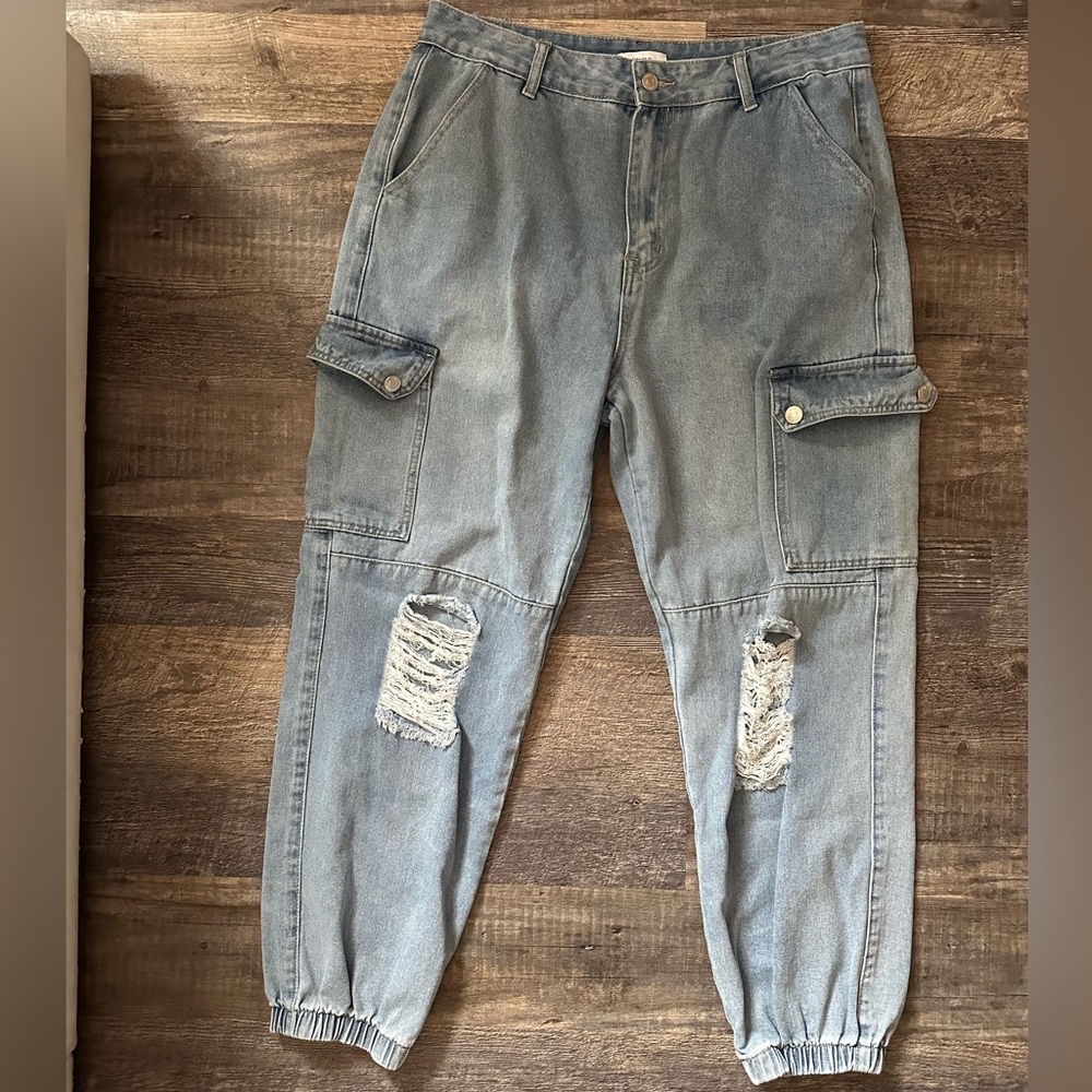 High Waisted Cargo Jeans - Picture 1 of 12